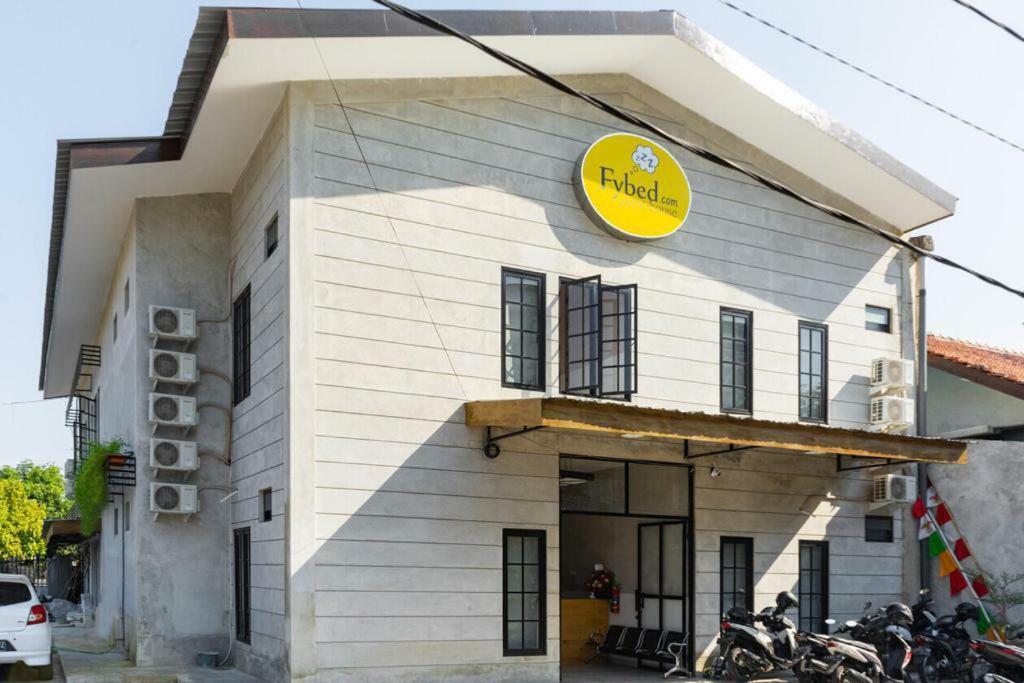 Fybed Aparthotel Semarang Ngoại thất bức ảnh