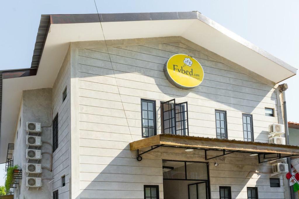 Fybed Aparthotel Semarang Ngoại thất bức ảnh